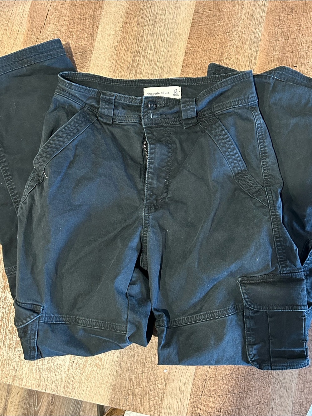 Abercrombie & Fitch Women’s Black Cargo Pants with Side Pockets